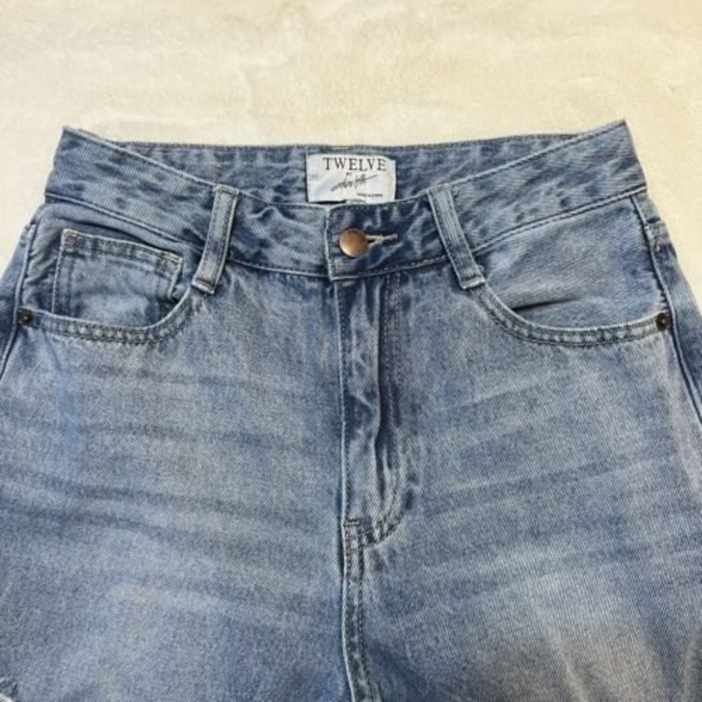 Twelve by Ontwelfth High Rise Boyfriend Jeans Distressed Straight Leg - Picture 4 of 10